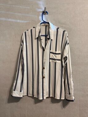 Sweet Wanderer Vertical Stripe Button-Down Shirt - White & Blue large clean girl